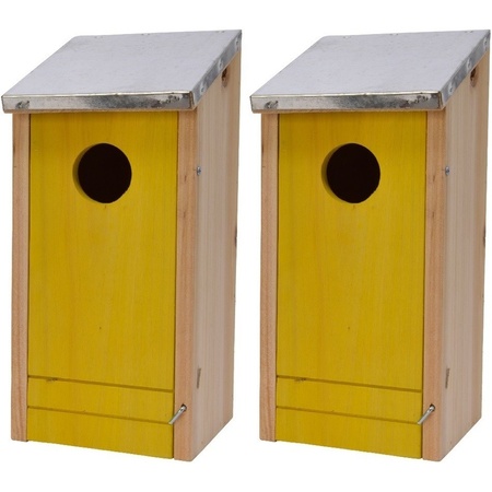 2x Wooden nesting bird houses with yellow front 19 cm