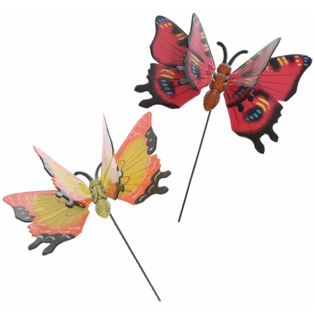 2x stuks Metalen deco vlinders rood en geel van 11 x 70 cm op tuinstekers