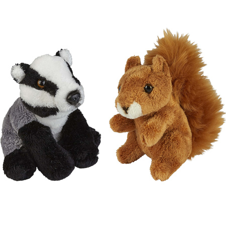 Forrest animals soft toys 2x - Badger and Squirrel 15 cm