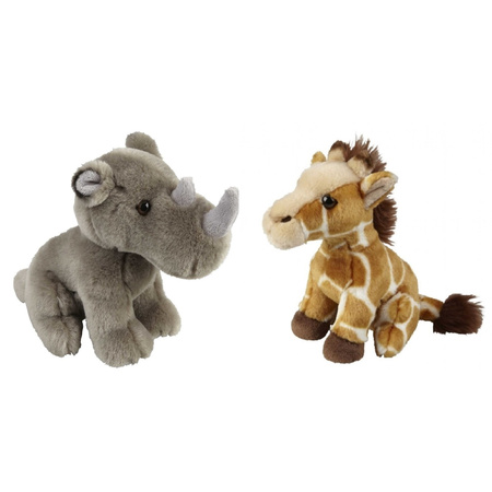 Knuffeldieren set giraffe en neushoorn pluche knuffels 18 cm