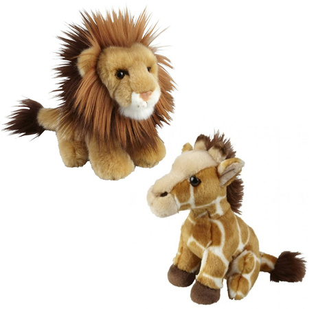 Knuffeldieren set leeuw en giraffe pluche knuffels 18 cm