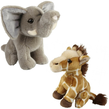 Knuffeldieren set olifant en giraffe pluche knuffels 18 cm